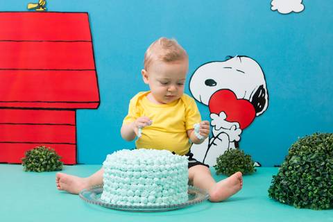   ensaio de menino, smash the cake menino, banho no ensaio fotografico , ensaio soopy,ensaio fotografico snoopy'