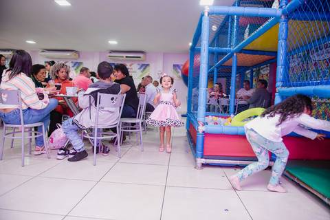 Smash the cake volta redonda barra mansa Fotografia Fotografo Festa Infantil 1 mamae papai ensaio aniversario  caramelda festa salao'