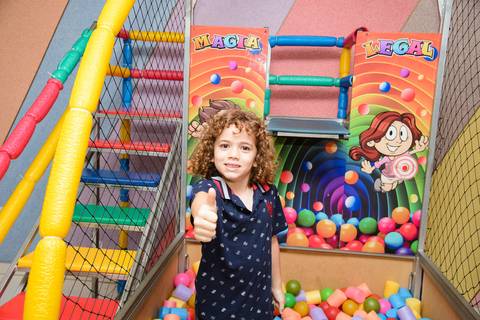 Smash the cake volta redonda barra mansa Fotografia Fotografo Festa Infantil 6 anos mamae papai ensaio aniversario  tictac festa salao'