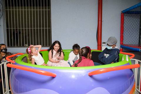 Smash the cake volta redonda barra mansa Fotografia Fotografo Festa Infantil 6 anos mamae papai ensaio aniversario  tictac festa salao'