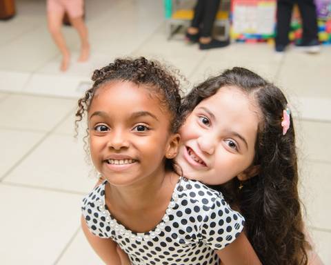 Smash the cake volta redonda barra mansa Fotografia Fotografo Festa Infantil 6 anos mamae papai ensaio aniversario  tictac festa salao'