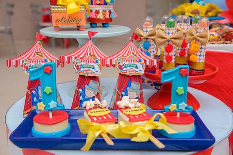 Smash the cake volta redonda barra mansa Fotografia Fotografo Festa Infantil 1 ano 1 aninho mamae papai ensaio aniversario  tictac festa salao'