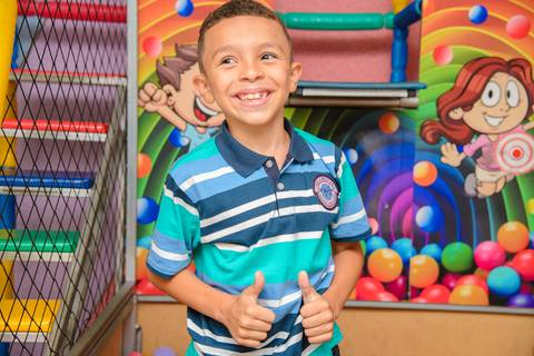 Smash the cake volta redonda barra mansa Fotografia Fotografo Festa Infantil 1 ano 1 aninho mamae papai ensaio aniversario  tictac festa salao'