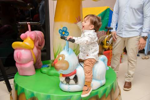 Smash the cake volta redonda barra mansa Fotografia Fotografo Festa Infantil 1 ano 1 aninho mamae papai ensaio aniversario  tictac festa salao'