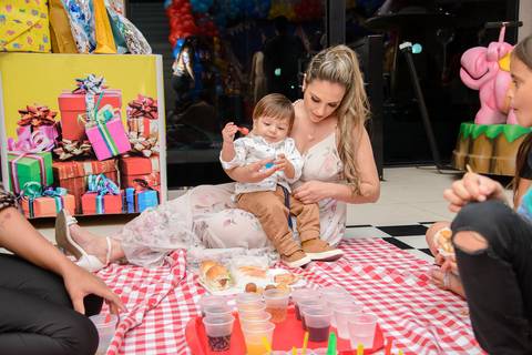 Smash the cake volta redonda barra mansa Fotografia Fotografo Festa Infantil 1 ano 1 aninho mamae papai ensaio aniversario  tictac festa salao'