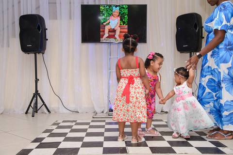 Smash the cake volta redonda barra mansa Fotografia Fotografo Festa Infantil 1 ano 1 aninho mamae papai ensaio aniversario  Espaço Kelly Noronha Barra Mansa  RJ festa salao familia filhos maesefilhos maternidade'