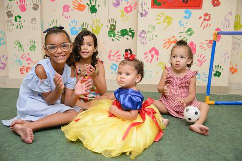 Smash the cake volta redonda barra mansa Fotografia Fotografo Festa Infantil 1 ano 1 aninho mamae papai ensaio aniversario  Espaço Kelly Noronha Barra Mansa  RJ festa salao familia filhos maesefilhos maternidade'