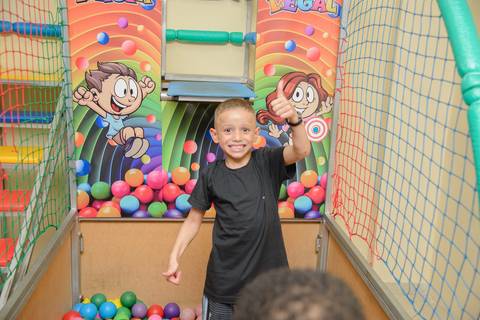 Smash the cake volta redonda barra mansa Fotografia Fotografo Festa Infantil 1 ano 1 aninho mamae papai ensaio aniversario  Espaço Kelly Noronha Barra Mansa  RJ festa salao familia filhos maesefilhos maternidade'