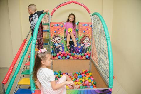 Smash the cake volta redonda barra mansa Fotografia Fotografo Festa Infantil 1 ano 1 aninho mamae papai ensaio aniversario  Espaço Kelly Noronha Barra Mansa  RJ festa salao familia filhos maesefilhos maternidade'