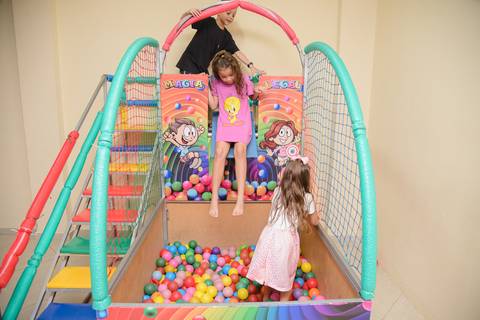 Smash the cake volta redonda barra mansa Fotografia Fotografo Festa Infantil 1 ano 1 aninho mamae papai ensaio aniversario  Espaço Kelly Noronha Barra Mansa  RJ festa salao familia filhos maesefilhos maternidade'
