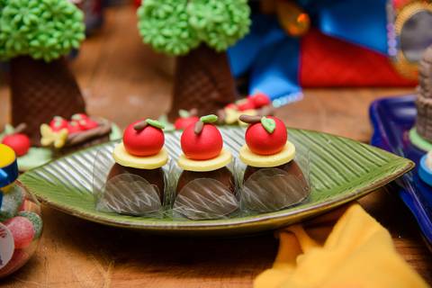 Smash the cake volta redonda barra mansa Fotografia Fotografo Festa Infantil 1 ano 1 aninho mamae papai ensaio aniversario  Espaço Kelly Noronha Barra Mansa  RJ festa salao familia filhos maesefilhos maternidade'