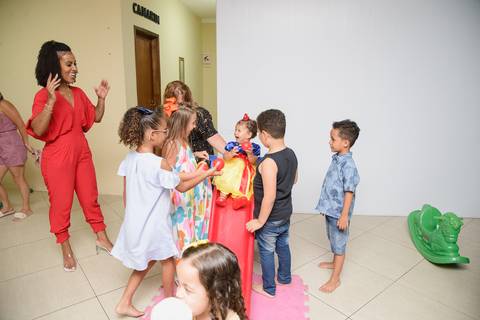 Smash the cake volta redonda barra mansa Fotografia Fotografo Festa Infantil 1 ano 1 aninho mamae papai ensaio aniversario  Espaço Kelly Noronha Barra Mansa  RJ festa salao familia filhos maesefilhos maternidade'