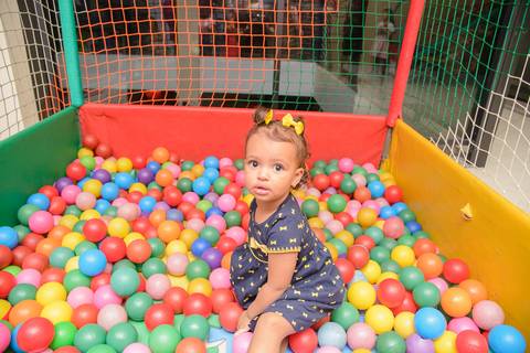 Smash the cake volta redonda barra mansa Fotografia Fotografo Festa Infantil 1 ano 1 aninho mamae papai ensaio aniversario  Espaço Kelly Noronha Barra Mansa  RJ festa salao familia filhos maesefilhos maternidade'