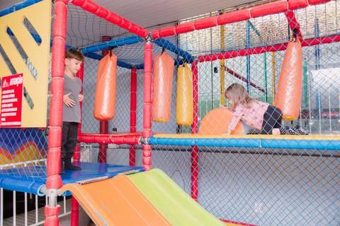 Smash the cake volta redonda barra mansa Fotografia Fotografo Festa Infantil 1 ano 1 aninho mamae papai ensaio aniversario  tictac festa salao'