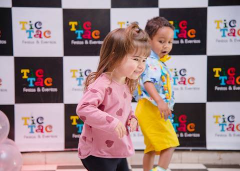 Smash the cake volta redonda barra mansa Fotografia Fotografo Festa Infantil 1 ano 1 aninho mamae papai ensaio aniversario  tictac festa salao'