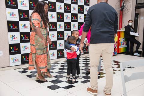 Smash the cake volta redonda barra mansa Fotografia Fotografo Festa Infantil 1 ano 1 aninho mamae papai ensaio aniversario  tictac festa salao'