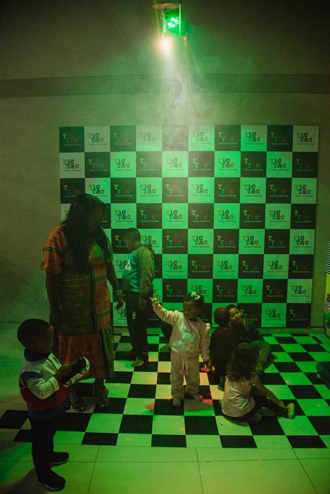 Smash the cake volta redonda barra mansa Fotografia Fotografo Festa Infantil 1 ano 1 aninho mamae papai ensaio aniversario  tictac festa salao'