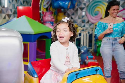 Smash the cake volta redonda barra mansa Fotografia Fotografo Festa Infantil 1 ano 1 aninho mamae papai ensaio aniversario  caramelada festa salao'