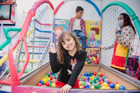 Smash the cake volta redonda barra mansa Fotografia Fotografo Festa Infantil 1 ano 1 aninho mamae papai ensaio aniversario  conforto festas festa salao'