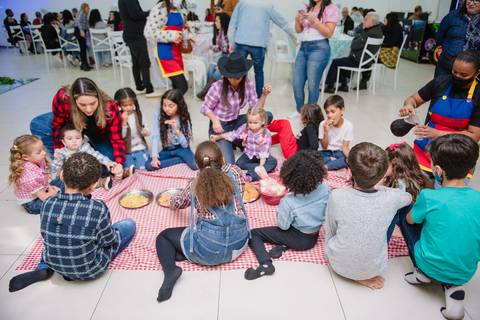 Smash the cake volta redonda barra mansa Fotografia Fotografo Festa Infantil 1 ano 1 aninho mamae papai ensaio aniversario  conforto festas festa salao'