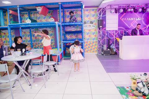 Smash the cake volta redonda barra mansa Fotografia Fotografo Festa Infantil 1 ano 1 aninho mamae papai ensaio aniversario  caramelada festa salao'