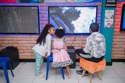 Smash the cake volta redonda barra mansa Fotografia Fotografo Festa Infantil 1 ano 1 aninho mamae papai ensaio aniversario  caramelada festa salao'