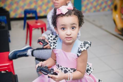 Smash the cake volta redonda barra mansa Fotografia Fotografo Festa Infantil 1 ano 1 aninho mamae papai ensaio aniversario  caramelada festa salao'