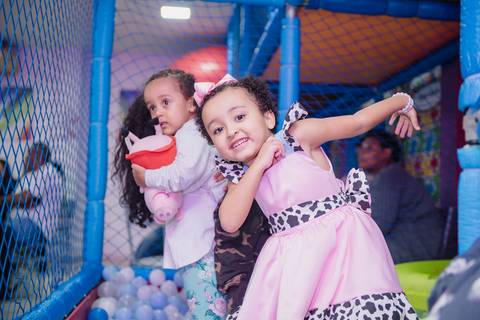 Smash the cake volta redonda barra mansa Fotografia Fotografo Festa Infantil 1 ano 1 aninho mamae papai ensaio aniversario  caramelada festa salao'