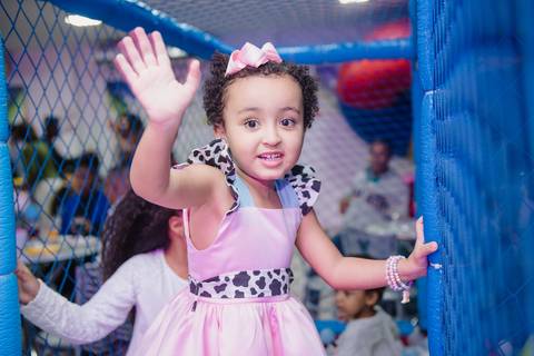 Smash the cake volta redonda barra mansa Fotografia Fotografo Festa Infantil 1 ano 1 aninho mamae papai ensaio aniversario  caramelada festa salao'