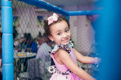 Smash the cake volta redonda barra mansa Fotografia Fotografo Festa Infantil 1 ano 1 aninho mamae papai ensaio aniversario  caramelada festa salao'