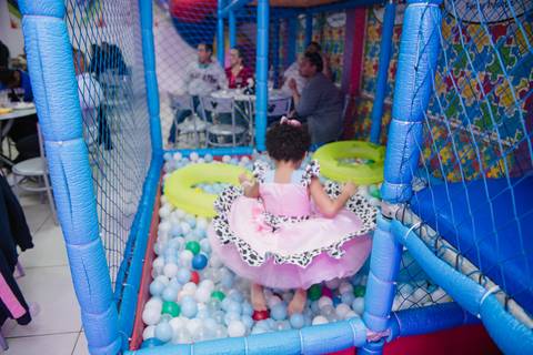 Smash the cake volta redonda barra mansa Fotografia Fotografo Festa Infantil 1 ano 1 aninho mamae papai ensaio aniversario  caramelada festa salao'