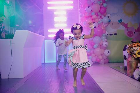 Smash the cake volta redonda barra mansa Fotografia Fotografo Festa Infantil 1 ano 1 aninho mamae papai ensaio aniversario  caramelada festa salao'