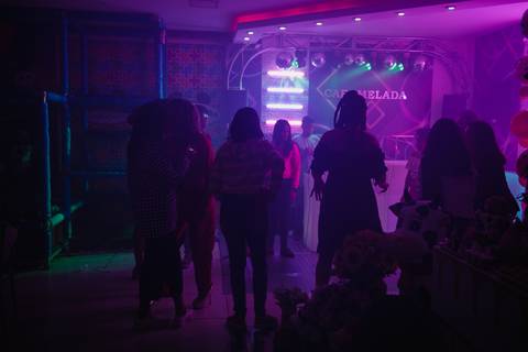 Smash the cake volta redonda barra mansa Fotografia Fotografo Festa Infantil 1 ano 1 aninho mamae papai ensaio aniversario  caramelada festa salao'