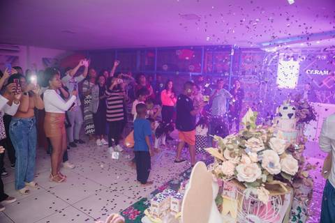 Smash the cake volta redonda barra mansa Fotografia Fotografo Festa Infantil 1 ano 1 aninho mamae papai ensaio aniversario  caramelada festa salao'