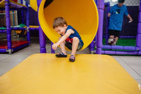 Smash the cake volta redonda barra mansa Fotografia Fotografo Festa Infantil 1 ano 1 aninho mamae papai ensaio aniversario  kifulia festa salao'