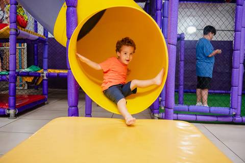 Smash the cake volta redonda barra mansa Fotografia Fotografo Festa Infantil 1 ano 1 aninho mamae papai ensaio aniversario  kifulia festa salao'