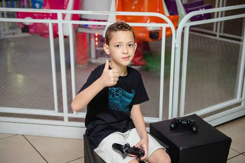 Smash the cake volta redonda barra mansa Fotografia Fotografo Festa Infantil 1 ano 1 aninho mamae papai ensaio aniversario  kifulia festa salao'