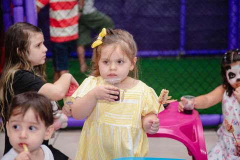 Smash the cake volta redonda barra mansa Fotografia Fotografo Festa Infantil 1 ano 1 aninho mamae papai ensaio aniversario  kifulia festa salao'
