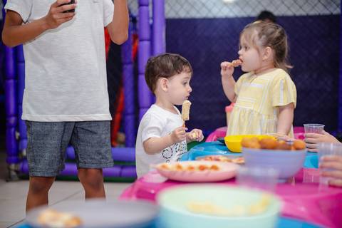 Smash the cake volta redonda barra mansa Fotografia Fotografo Festa Infantil 1 ano 1 aninho mamae papai ensaio aniversario  kifulia festa salao'