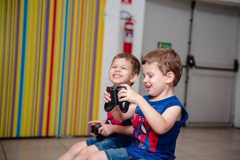Smash the cake volta redonda barra mansa Fotografia Fotografo Festa Infantil 1 ano 1 aninho mamae papai ensaio aniversario  kifulia festa salao'
