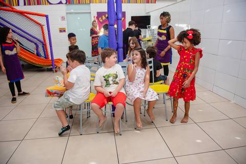 Smash the cake volta redonda barra mansa Fotografia Fotografo Festa Infantil 1 ano 1 aninho mamae papai ensaio aniversario  kifulia festa salao'