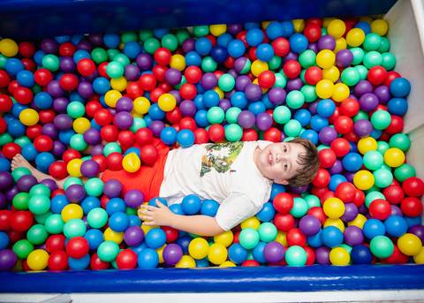 Smash the cake volta redonda barra mansa Fotografia Fotografo Festa Infantil 1 ano 1 aninho mamae papai ensaio aniversario  kifulia festa salao'