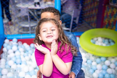 Smash the cake volta redonda barra mansa Fotografia Fotografo Festa Infantil 1 ano 1 aninho mamae papai ensaio aniversario  caramelada festa salao'
