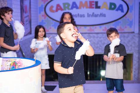 Smash the cake volta redonda barra mansa Fotografia Fotografo Festa Infantil 1 ano 1 aninho mamae papai ensaio aniversario  caramelada festa salao'