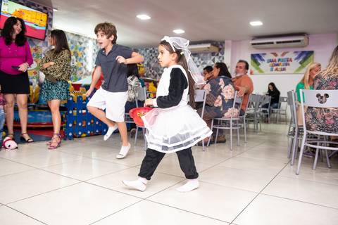 Smash the cake volta redonda barra mansa Fotografia Fotografo Festa Infantil 1 ano 1 aninho mamae papai ensaio aniversario  caramelada festa salao'