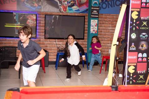 Smash the cake volta redonda barra mansa Fotografia Fotografo Festa Infantil 1 ano 1 aninho mamae papai ensaio aniversario  caramelada festa salao'
