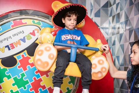 Smash the cake volta redonda barra mansa Fotografia Fotografo Festa Infantil 1 ano 1 aninho mamae papai ensaio aniversario  caramelada festa salao'