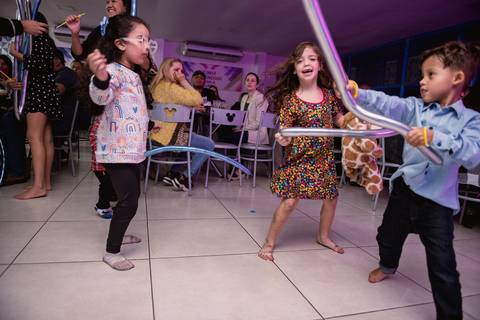 Smash the cake volta redonda barra mansa Fotografia Fotografo Festa Infantil 1 ano 1 aninho mamae papai ensaio aniversario  caramelada festa salao'