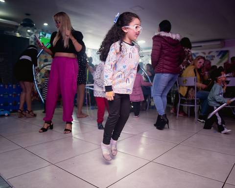 Smash the cake volta redonda barra mansa Fotografia Fotografo Festa Infantil 1 ano 1 aninho mamae papai ensaio aniversario  caramelada festa salao'