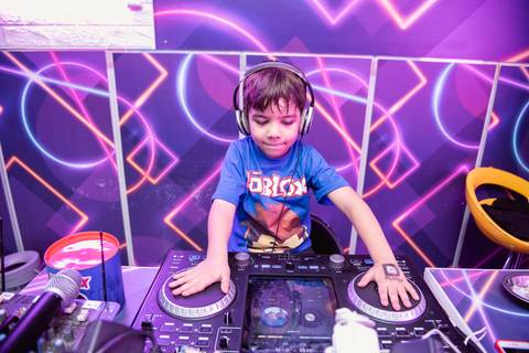 Smash the cake volta redonda barra mansa Fotografia Fotografo Festa Infantil 1 ano 1 aninho mamae papai ensaio aniversario  caramelada festa salao'